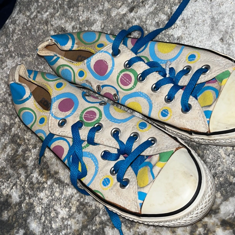 Low converse all star men 8 women 10 vintage circles white yellow blue green